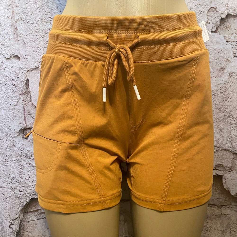 ZYIA Goldenrod Jogger Style Shorts 🇨🇦